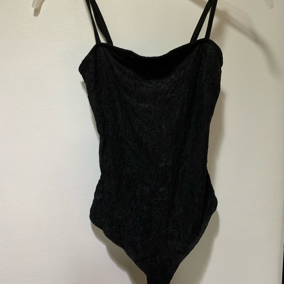 Lace bodysuit & skirt set - Picture 6 of 10